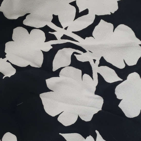 Sejour Brand flowy miniskirt - Picture 2 of 5